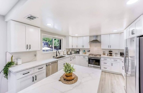 Menlo Park Condo | 491-Luxury Home w/AC & Patio near Meta & Stanford