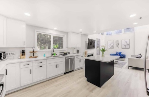 Menlo Park Condo | 497-Upscale Home w/AC & Patio near Meta & Stanford