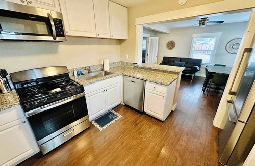 Northeast Reno House | 4Bedroom/6 min to Uni/Sleeps12