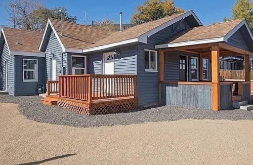 Northeast Reno House | 4Bedroom/6 min to Uni/Sleeps12