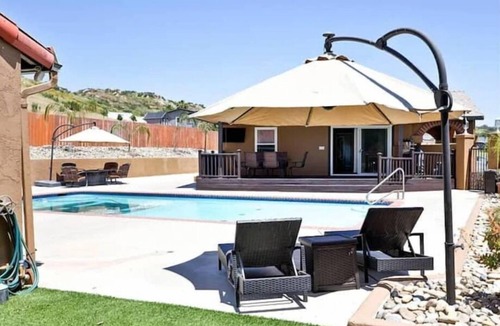 Lakeside House | 4BR Modern Hacienda Pool House Retreat + Game Room