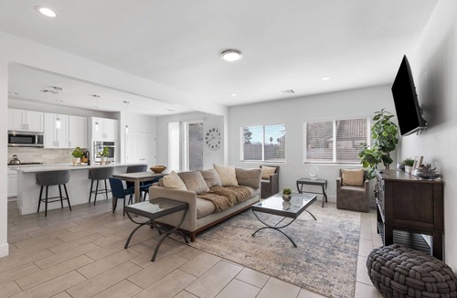 Paradise House | 4BR Modern Home Work Remotely in Style Near Strip, Convention & Airport