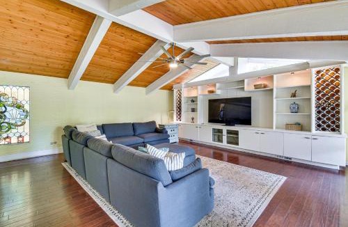 Fresno House | 5 Mi to Fresno State: Family Gem w/Backyard Oasis