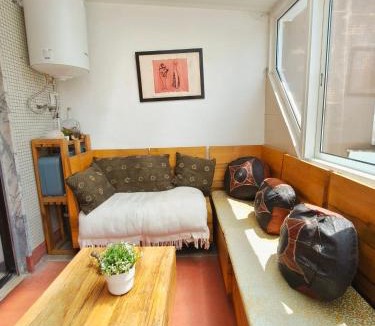 Cacilhas Apartment | 5 Min Ferry to Lisbon - Balcony - 2BR