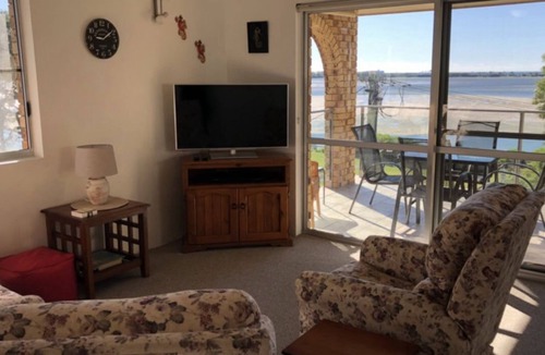 Golden Beach Apartment | 5 Sorrento Golden Beach Waterfront Apartment | Sleeps 6
