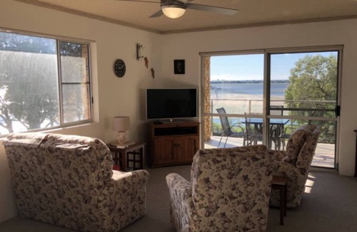 Golden Beach Apartment | 5 Sorrento Golden Beach Waterfront Apartment | Sleeps 6