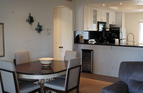 Palm Springs Condo | 5 STAR ACCOMIDATIONS AT A 2 STAR PRICE DISCOUNT 1000 ON 2 MONTH RENTALS