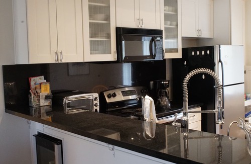 Palm Springs Condo | 5 STAR ACCOMIDATIONS AT A 2 STAR PRICE DISCOUNT 1000 ON 2 MONTH RENTALS