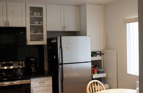 Palm Springs Condo | 5 STAR ACCOMIDATIONS AT A 2 STAR PRICE DISCOUNT 1000 ON 2 MONTH RENTALS