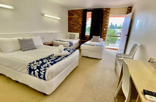 Mermaid Beach Hotel | 52 m² Motel ∙ 5 guests