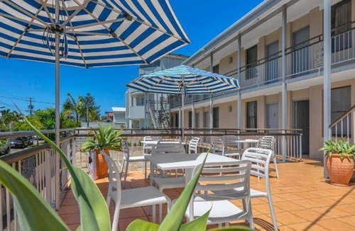 Mermaid Beach Hotel | 52 m² Motel ∙ 5 guests
