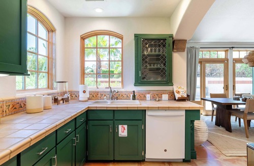 Historic Tennis Club House | 5BR Luxury Villa w Pool & Mountain Views