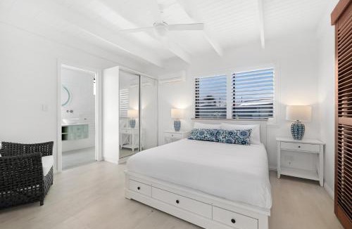 Mermaid Waters Villa | 5BR Mermaid Waters Luxury Home