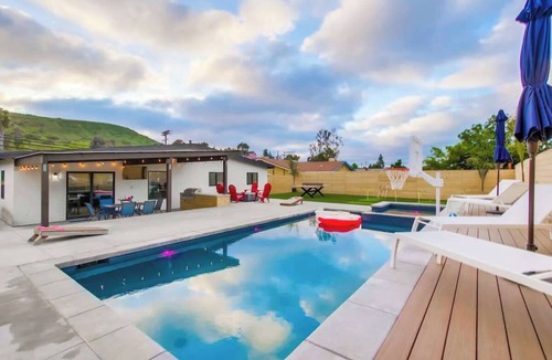 Santee House | 5BR Oasis | Pool, Hot Tub & Luxe Outdoor Retreat!