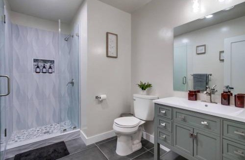 Santee House | 5BR Oasis - Pool, Hot Tub & Luxe Outdoor Retreat