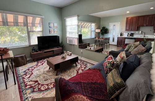 Civic Core Apartment | .5mi walk to GASLAMP/ 2 blocks Transit Center. AC!