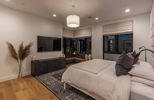 Central Malibu House | 6-Bedroom Luxury Oasis with Private Pool in Malibu