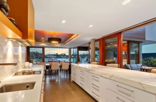 Surfers Paradise House | 6 Bedroom Waterfront Masterpiece