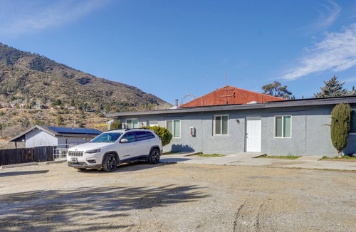 Frazier Park Apartment | 6 Mi to Hiking: Apartment in Frazier Park