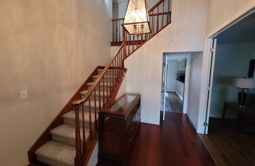 Orange House | 6 Miles to Disneyland/5 Bedrooms and 3 Bathrooms/Beautiful backyard with pond