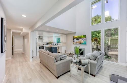 Menlo Park House | 601-Lavish Family Home w AC & Patio near Meta & Stanford