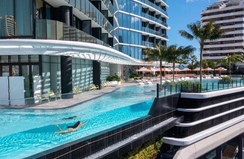 Broadbeach Hotel | 64 m² Hotel ∙ 127 guests