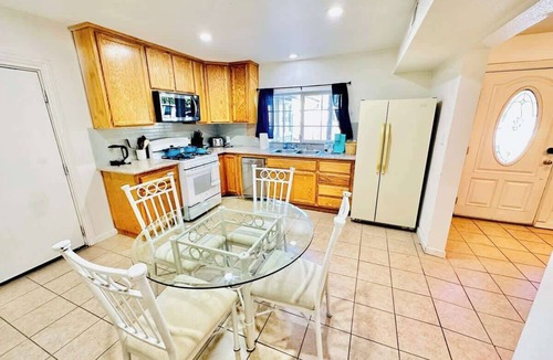 Northeast Reno House | 7-bedroom/9TVs/sleeps21