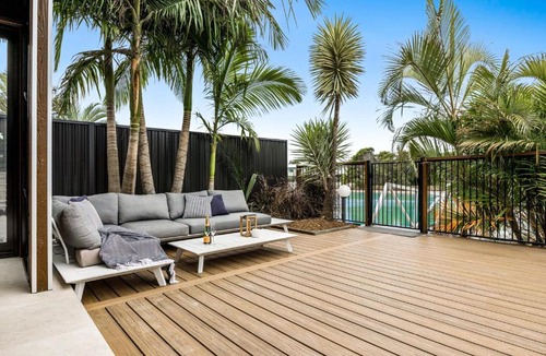 Mooloolaba House | 7 bedroom home on Mooloolaba canal