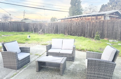 Shoreview House | 7 minutes away from SFO！Experience a freshly remodeled modern tranquil residence