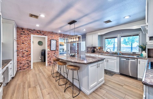 Spring Valley House | 777rentals - 8BR/4.5BA - Westside Luxury