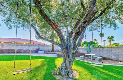 Spring Valley House | 777rentals - 8BR/4.5BA - Westside Luxury