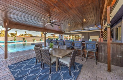 Paradise House | 7BR Grand Speakeasy - 3mi Strip, Pool+Spa, Games