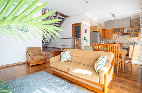 Nazare Villa | 8 Rodrigues Family House - Villa with patio