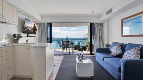 Golden Beach Apartment | #812 Ramada Resort, Beachfront