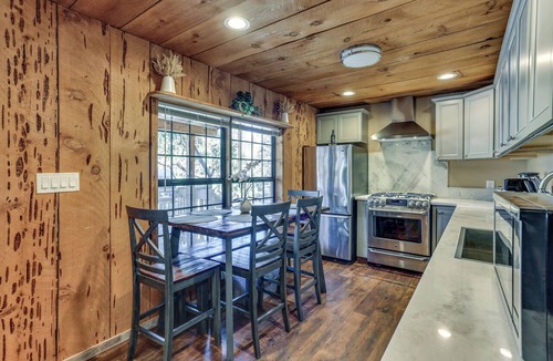 Wishon Cottage | 9 Mi to Bass Lake: Cabin w/Fire Pit in Wishon!
