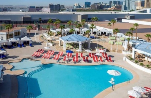 Las Vegas Apartment | 900 sq ft one bedroom villa minutes away from the Las Vegas strip Pet Friendly!