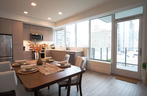 Cortez Hill Apartment | A Downtown Escape green and light-full 2BR/2BA + Balcony