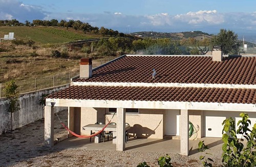 Braganca Cottage | A haven of tranquillity, 5 minutes from the city and castle. Pets allowed.