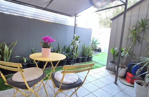 Hawthorne Apartment | A perfect place to hide away with river side charm, close to the city.