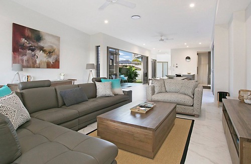 Mermaid Waters House | A PERFECT STAY - Ray of Sunshine