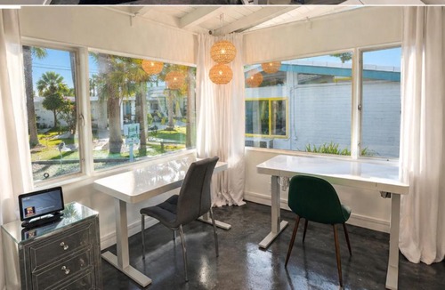 Tahquitz River Estates Hotel | A PLACE IN THE SUN Hotel - ADULTS ONLY Big Units, 24h Heated Pool & Spa in 1 Acre Park Prime Location, DOG Friendly, TOP Midcentury Modern Boutique Hotel