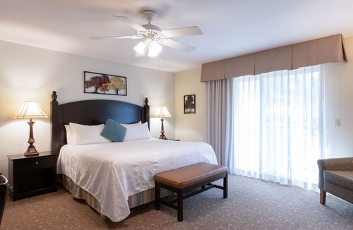 San Diego Country Estates Hotel | A Place You'll Surely Enjoy! 2 Relaxing Units, Free Parking, Full Kitchen!