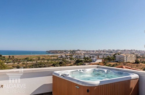 Albardeira Villa | A stunning 3 bedroom villa