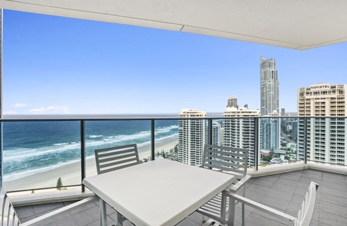 Surfers Paradise Apartment | A stunning apartment, Apartment 24104 offers best in class luxury & features
