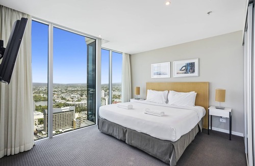Surfers Paradise Apartment | A stunning apartment, Apartment 24104 offers best in class luxury & features