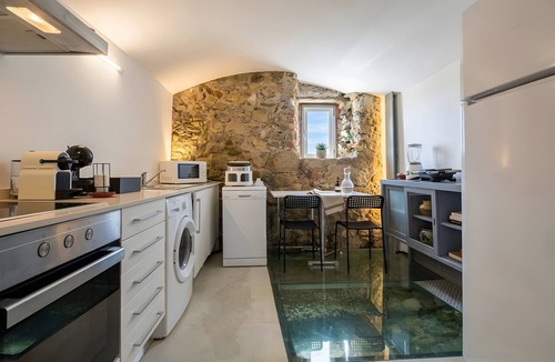 Coimbra City Centre Apartment | A Varanda do Tempo Apartment: Archaeology, History, Terrace & Wi-Fi in Central Coimbra