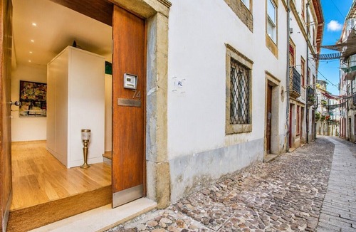 Coimbra City Centre Apartment | A Varanda do Tempo Apartment: Archaeology, History, Terrace & Wi-Fi in Central Coimbra