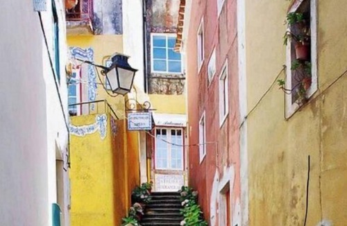 Sintra House | A very nice house with a patio! A very nice house with a patio!