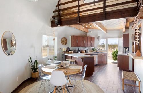 Landers House | Abracadabra Dome - Come Experience the UNIQUE and Cozy!