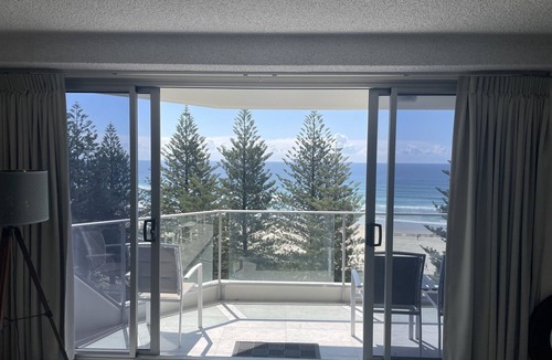 Miami Apartment | Absolute Beachfront Burleigh Heads. Large 2 bedroom 2 bath Apartment